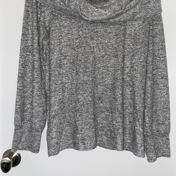 Gibson Off The Shoulder Grey Sweater - Picture 12 of 16